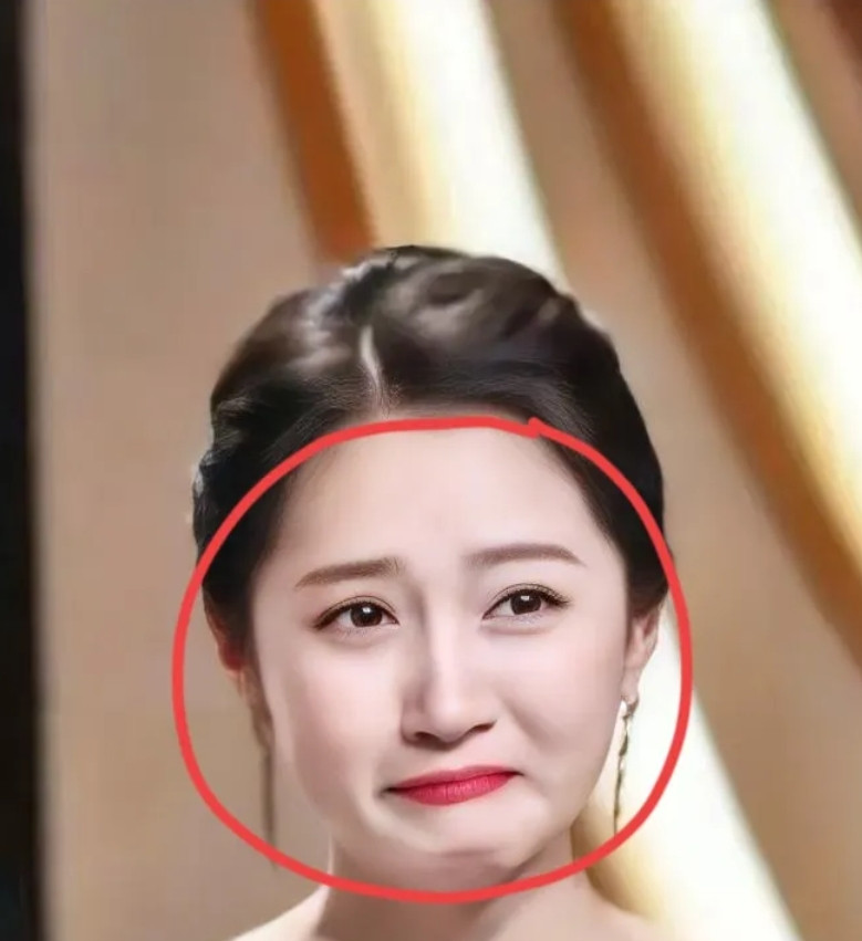 关晓彤现在就是哑巴吃黄连有苦说不出不是因为网友说演技不好，而是因为自己的男友