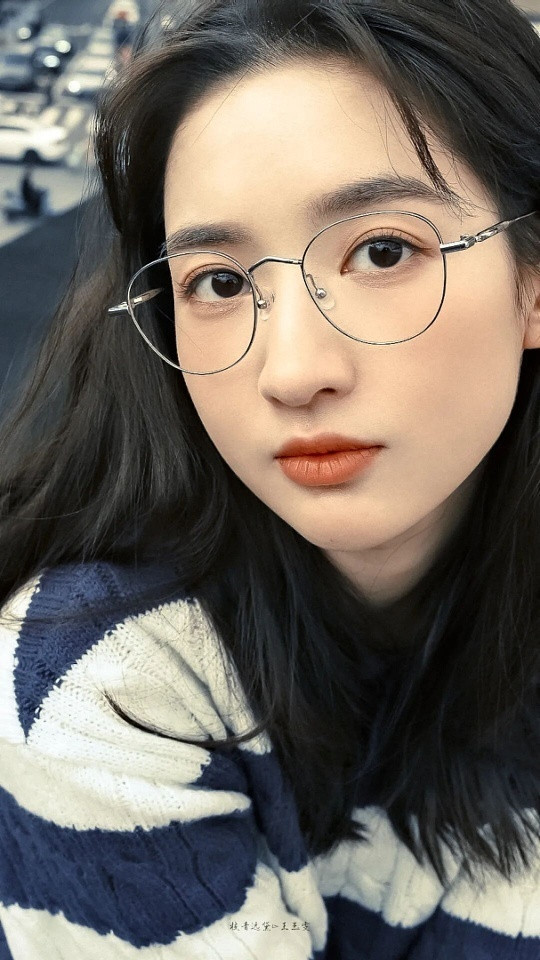 王玉雯今天是甜妹王玉雯今天甜妹状态直接封神！眼波灵动、笑眼弯弯，自带柔光滤镜，清