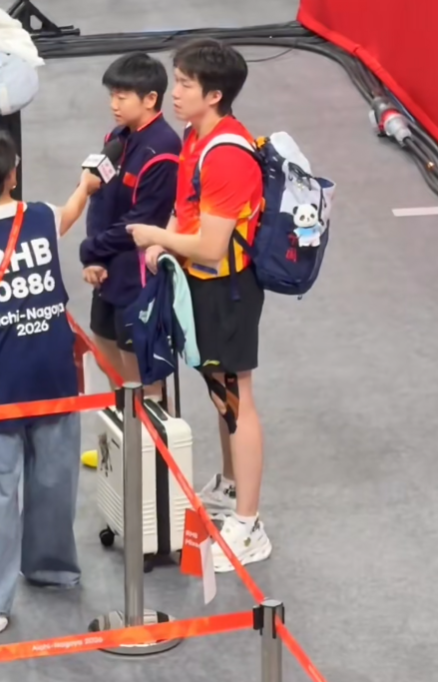 王楚钦孙颖莎永远是彼此的头号支持者，王楚钦曾坦言很多场次是孙颖莎带着他打，莎莎稳