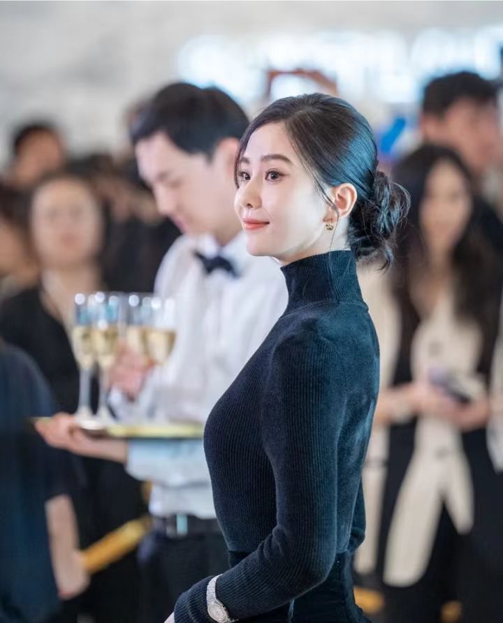 要是刘诗诗跟八百万在你面前，你会选哪个？