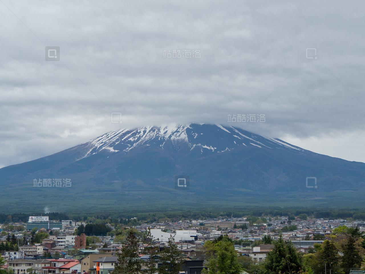 一觉醒来，估计赴日游客哭晕在厕所不是因为航班取消了；也不是因为行程打乱啦；而是