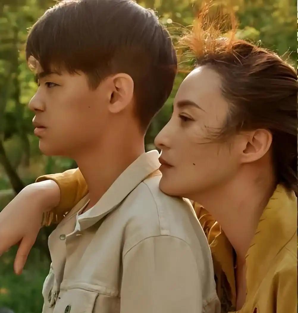 看了蒋勤勤的儿子我忍了，看到霍思燕的儿子我实在忍不了了…都说儿子随妈，但娱乐