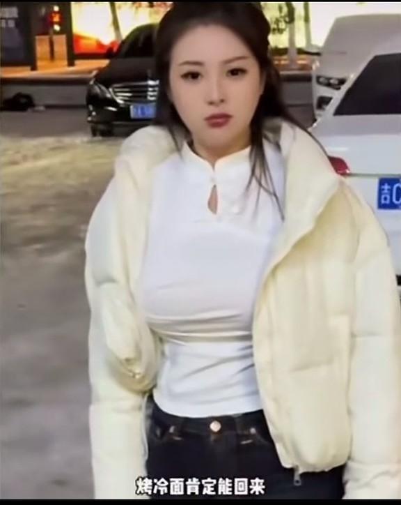 一年过去了！卖烤冷面的回来了没有？吃瓜群众都等的心急了，后续却没有了。去年的