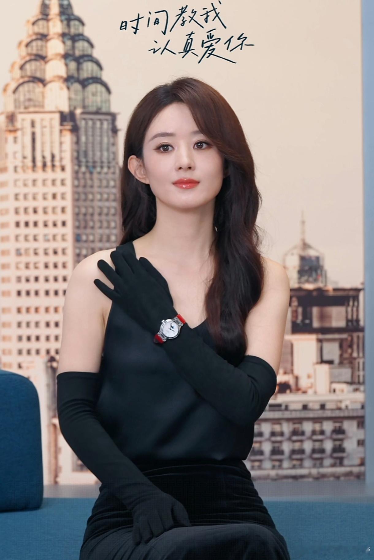 赵丽颖今日直播活动截图状态～长发回归，美貌加倍！状态非常好，加速进组！赵丽颖直播