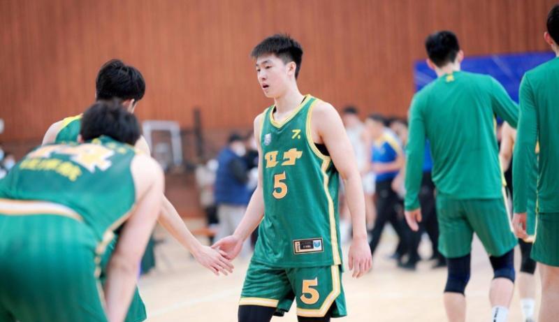 禁赛三年！除了黄秋实与张峻豪这两名球员之外，袁帅与崔嘉航也都在禁赛之列。但这依旧