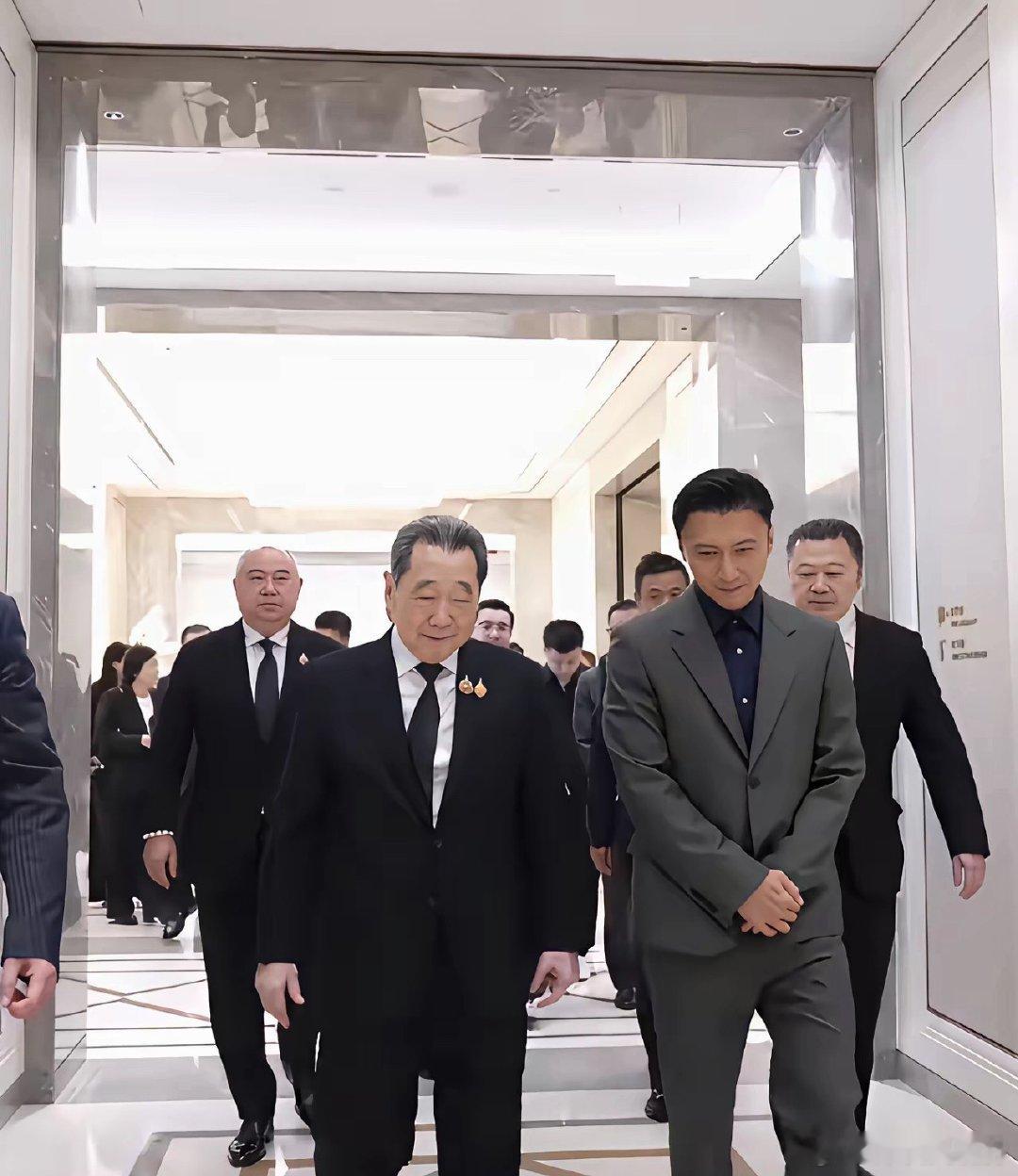 谢霆锋到泰国正大集团访问了，让我惊讶的不是谢霆锋受到了多么热情的接待，而是正大集