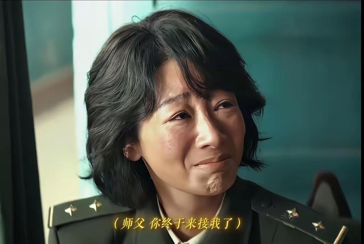 杨紫那场哭戏，我倒回去看了三遍，才发现一个可怕的细节。她根本没在“演”。你看