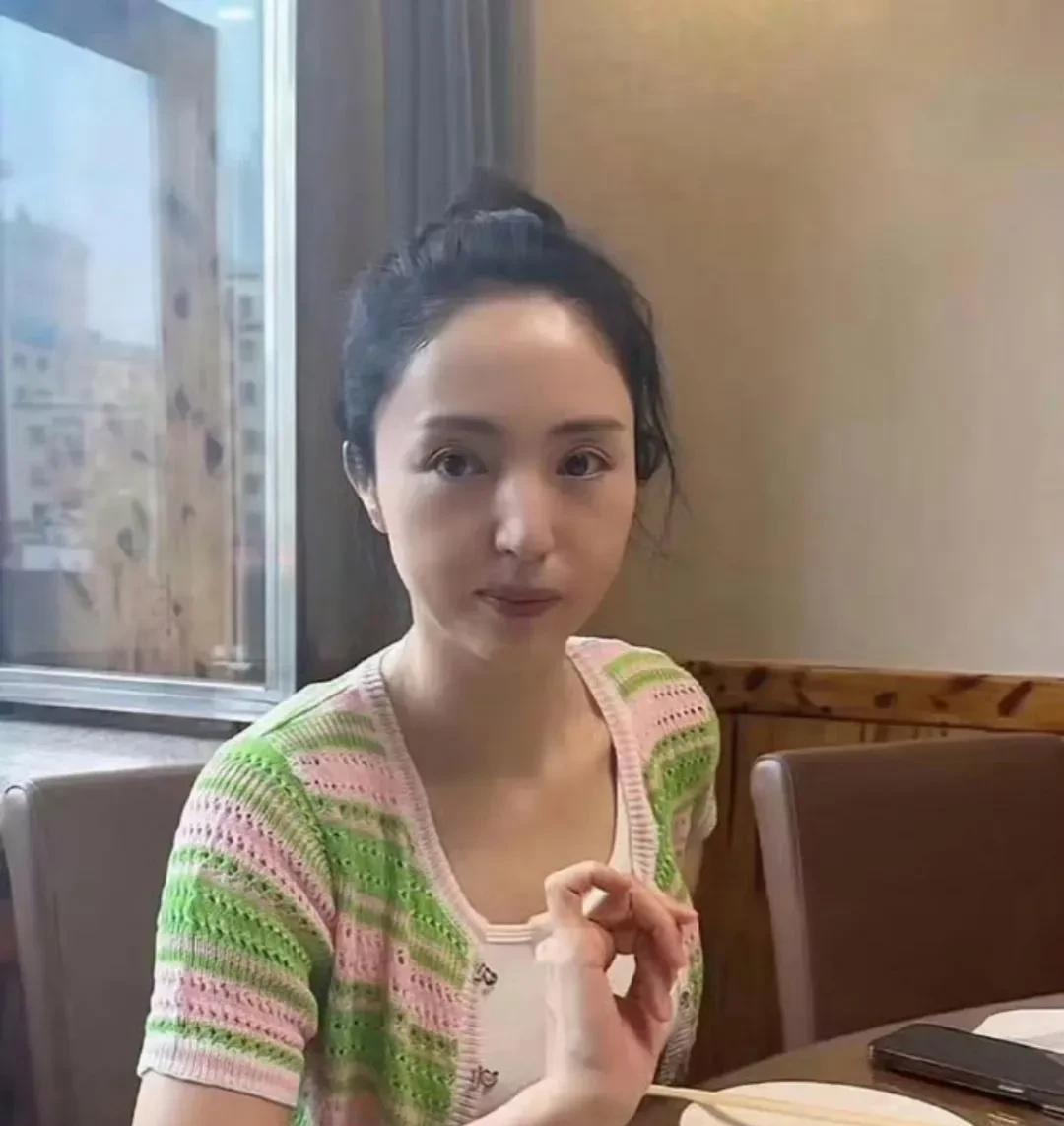张维伊到底是谁呀！如果不是娶了二婚的董璇，恐怕以这样的长相，在娱乐圈很难出人头地