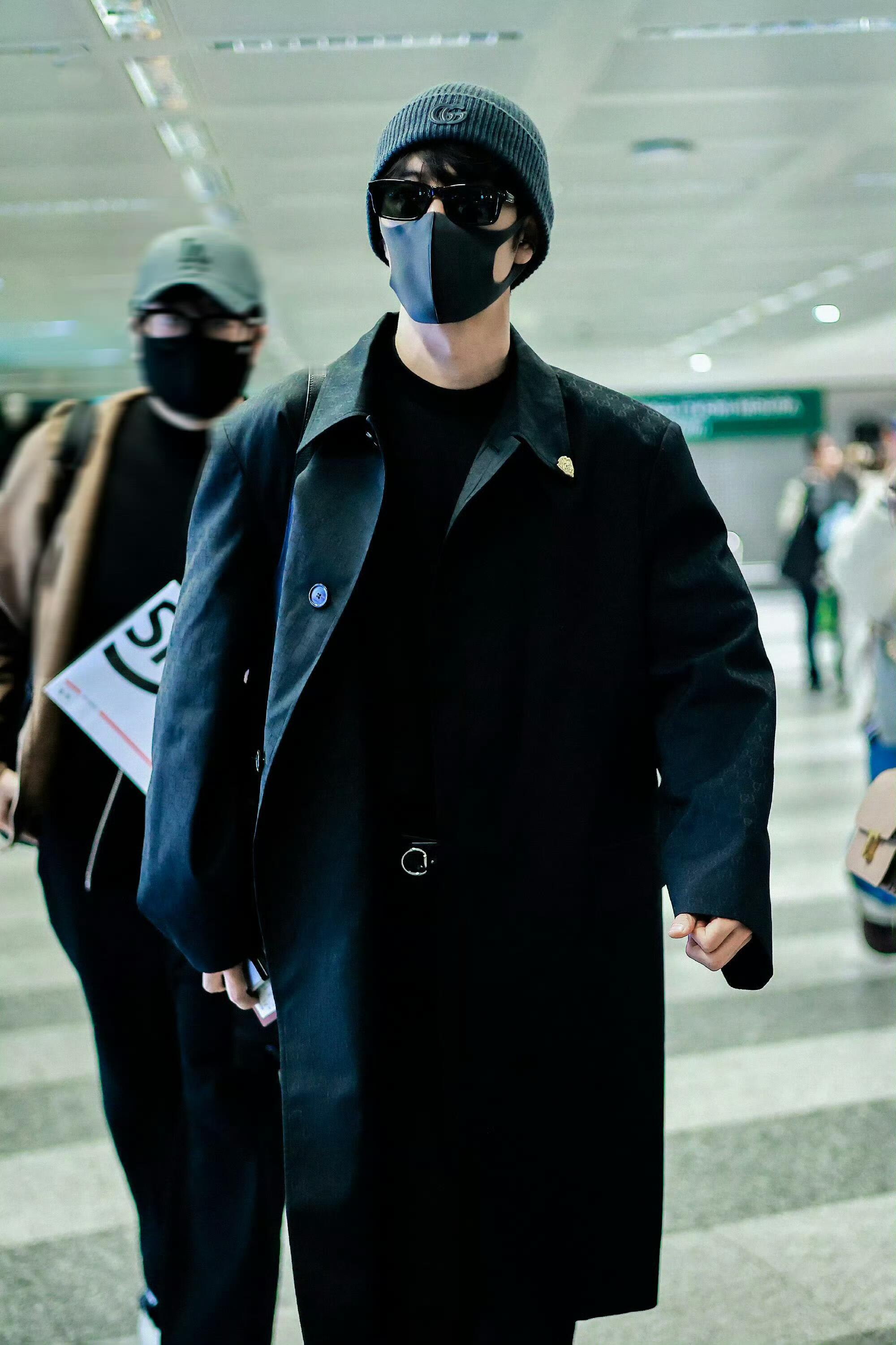 机场到达图存个合集肖战米兰时装周