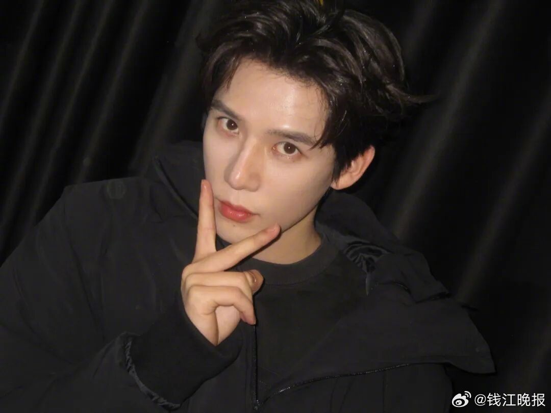 【演员王安宇被曝与关晓彤恋情，本人回应：我俩真的纯纯的朋友，闹得多荒唐】#鹿晗