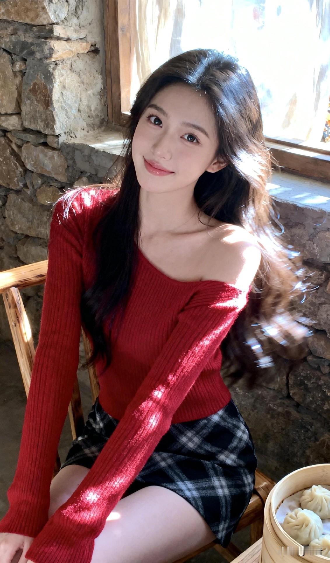 老房子的光，是我最好的“滤镜”💡阳光透过帘子把影子拉得好长