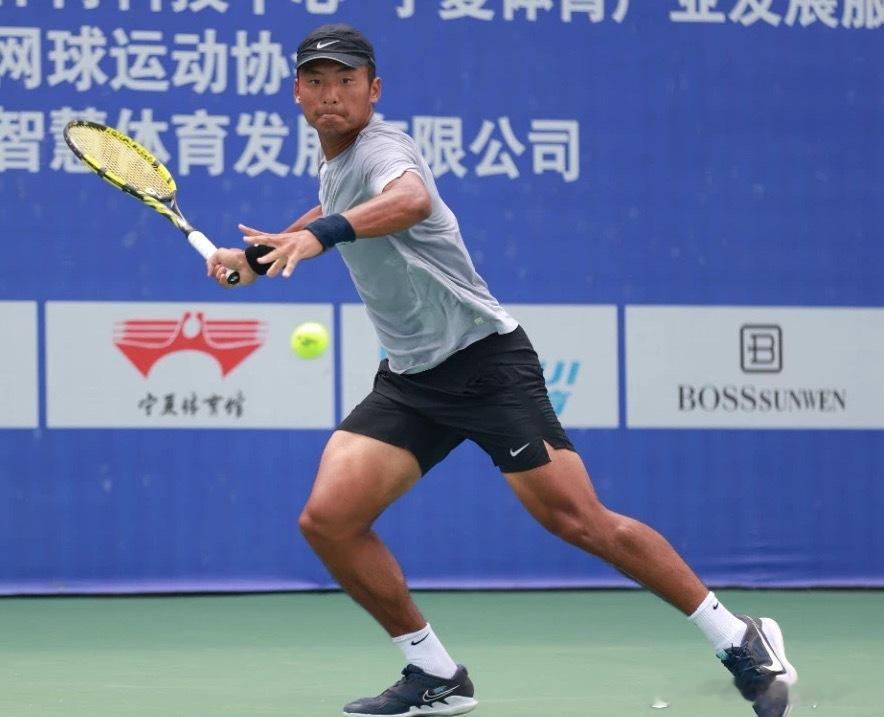 🇨🇳武宁M15男单1/4决赛🇨🇳尼敦坚赞6-1/6-2🇯🇵高见泽岳