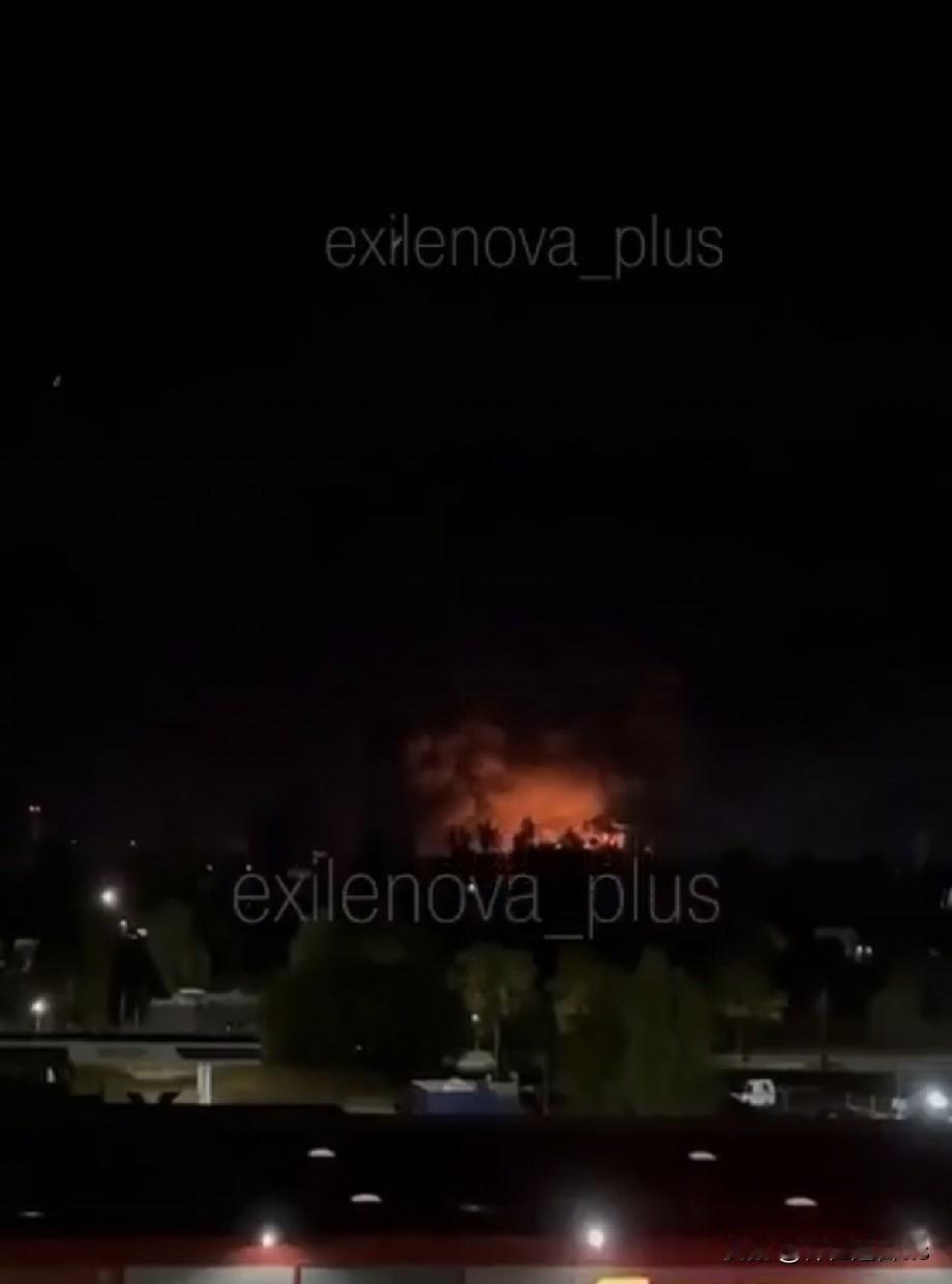 5月8日凌晨乌克兰乌克兰无人机群袭击了俄罗斯顿河畔罗斯托夫，战果非常显著，直接击