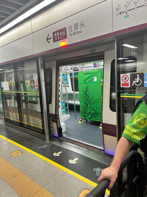 深圳地铁5号线：15线换乘“王者”，全国独一份！深圳地铁5号线堪称换乘界的“