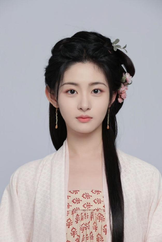于正的《金吾不禁》筹备差不多了以前说给何瑞贤，现在可能给赵晴，女将军题材，于正