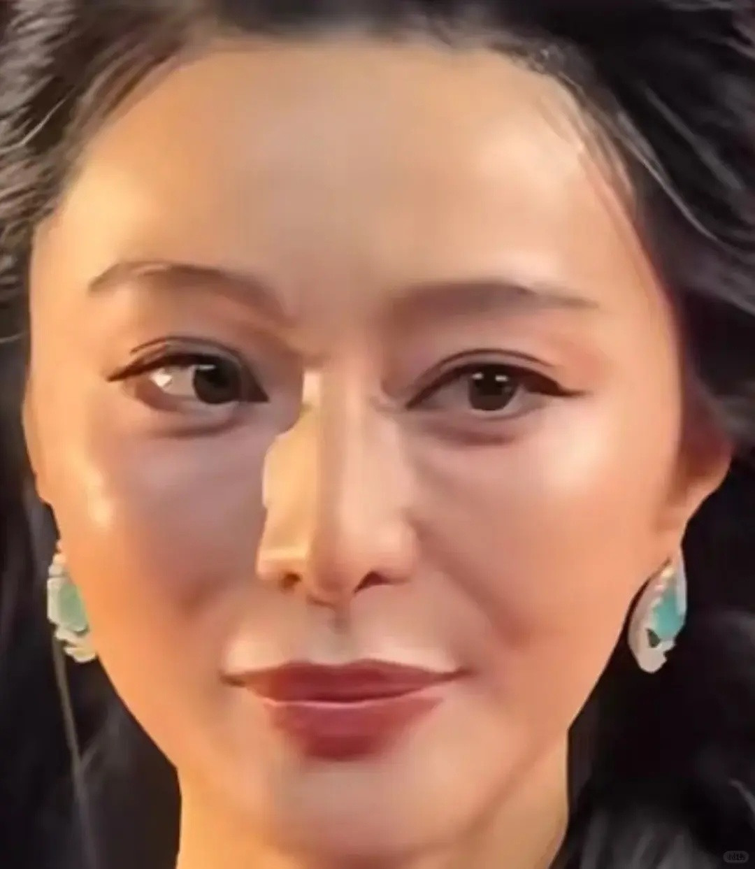 刷到范冰冰无滤镜的生图，和精修差距这么大吗？​​​