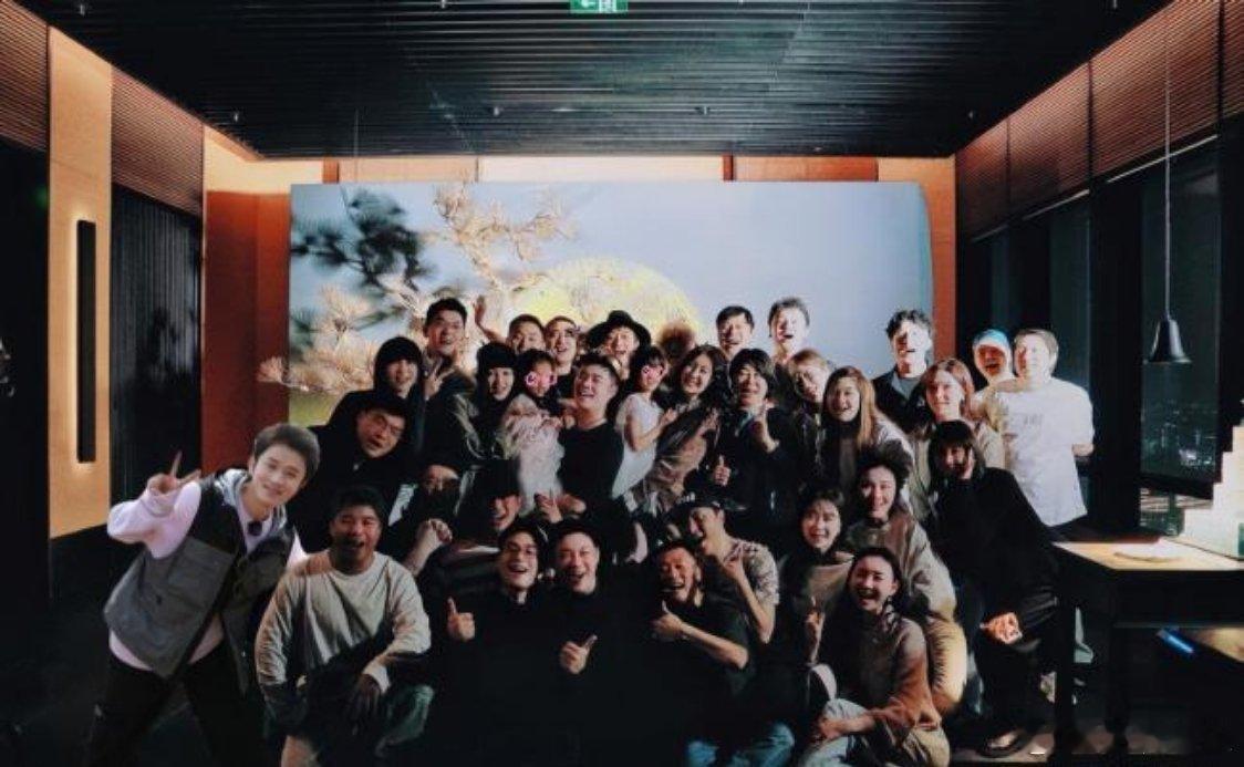  真兄弟互怼名场面！陈赫甩出高清怼脸照“复仇”前次黑图，鹿晗睫毛发丝都清晰可见