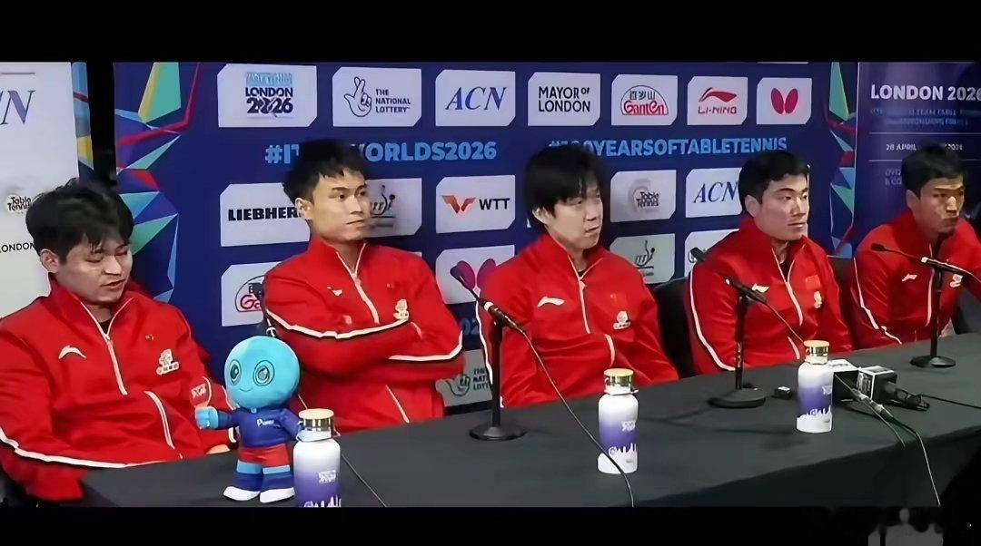 外国记者在世乒赛夺冠发布会问了一个不是问题的问题年初在两会上王励勤被追问樊振东能