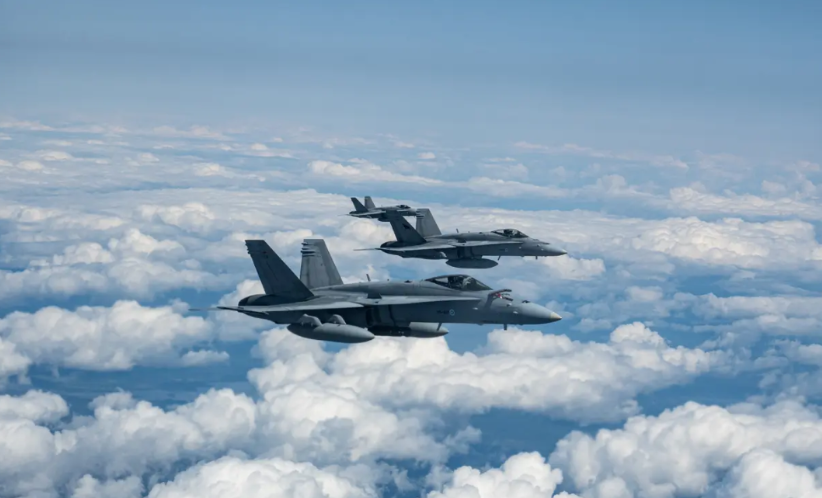 美国空军进入乌克兰，执行空中保护任务，收费100亿美元！F-35隐身战机巡逻乌克