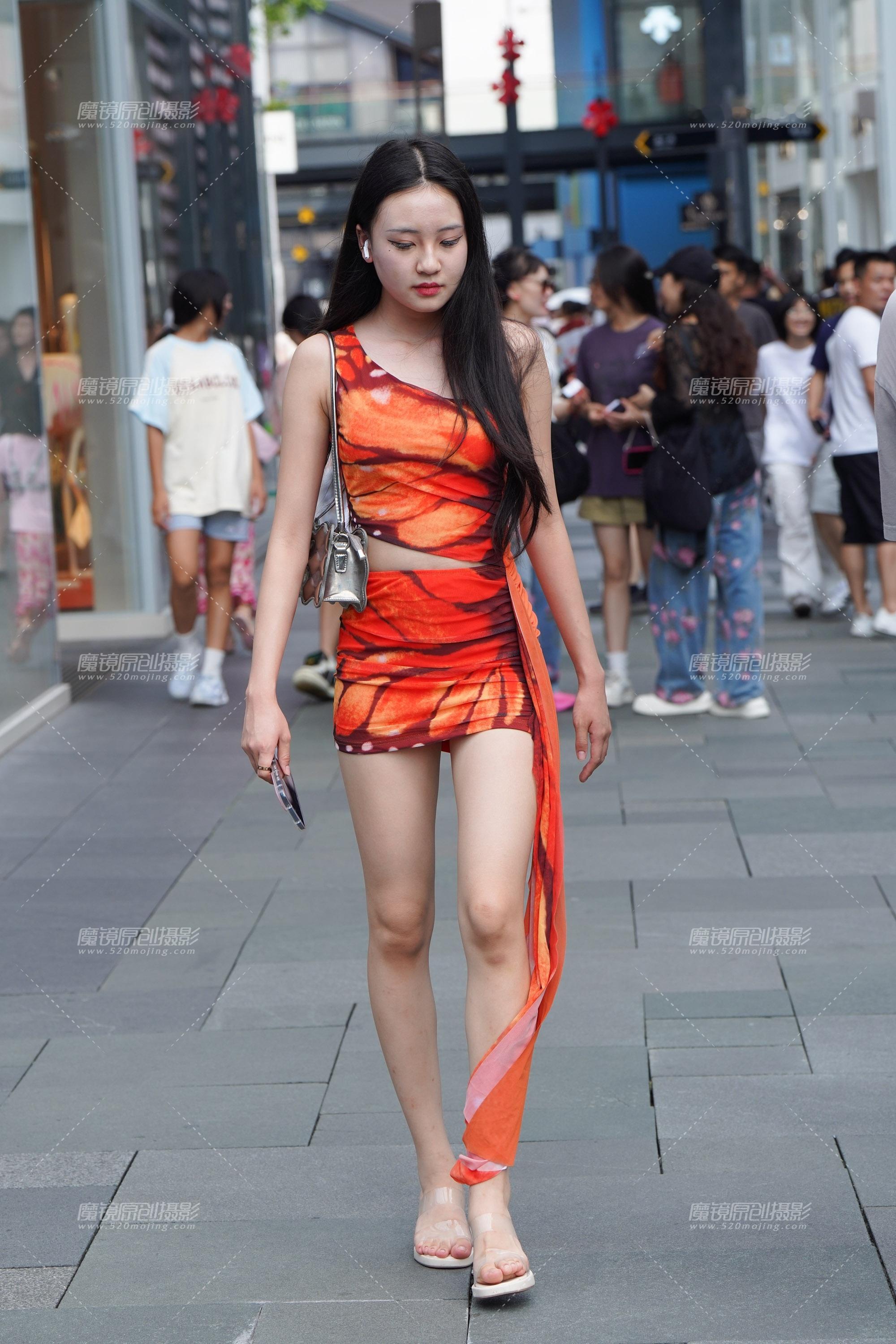 蝴蝶短裙小姐姐