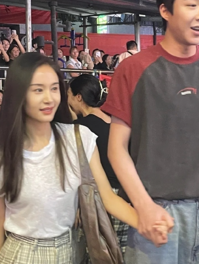 王子文太好看了，上镜真的没有本人好看​​​