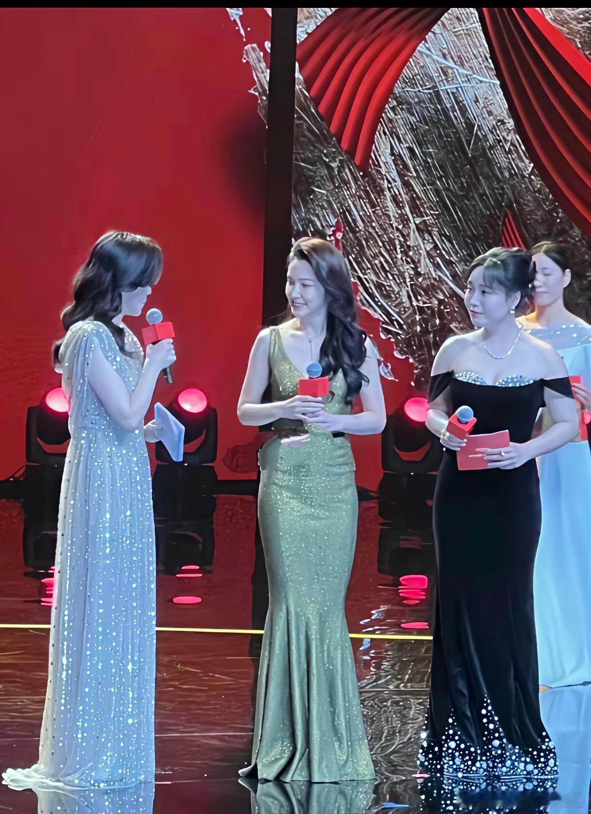 你是不是也觉得：明星身材好，那都是天生丽质，或者有钱砸出来的？李冰冰166cm、