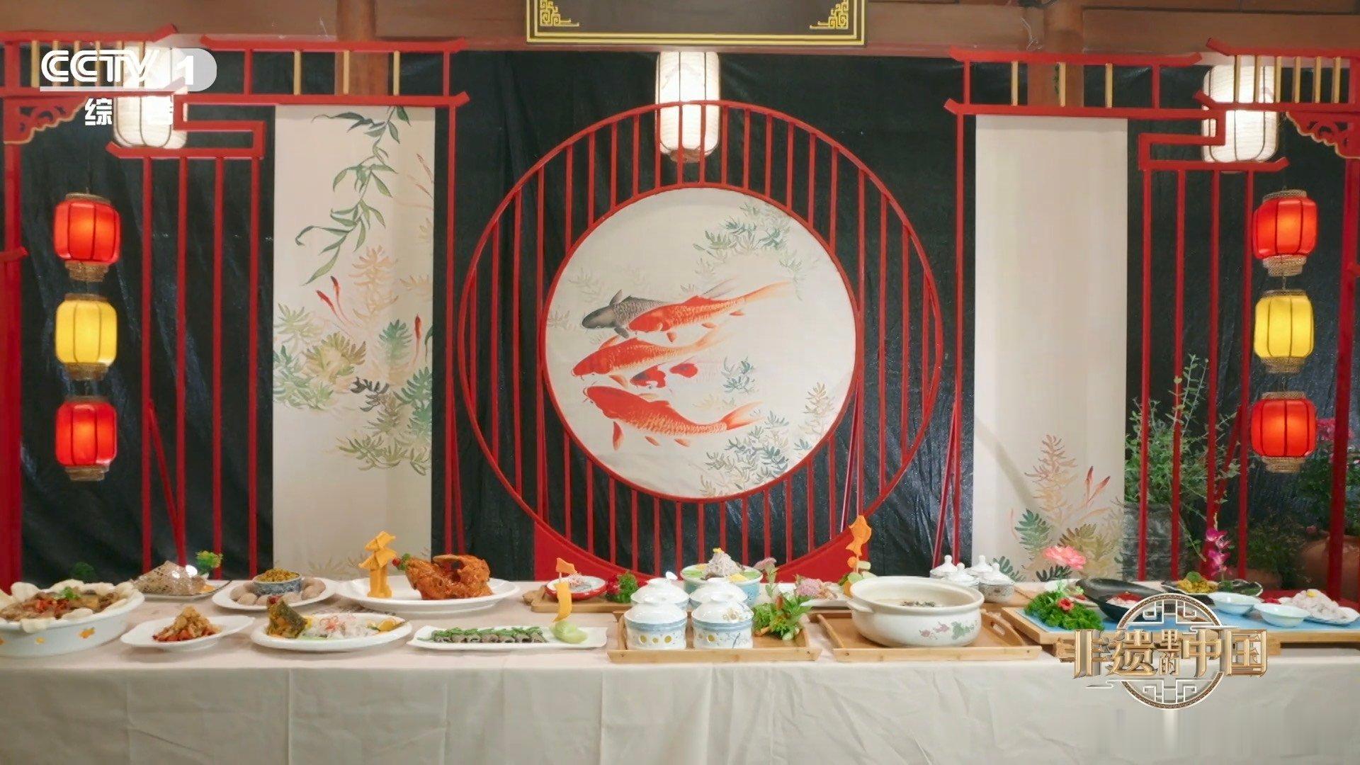 山东人把鱼鳞做成薯片口感山东全鱼宴鱼鳞也是道菜山东全鱼宴没有一处浪费，鱼肉、鱼
