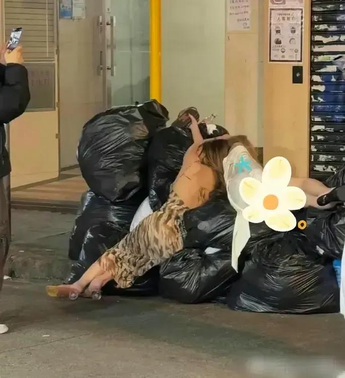 这是谁家的姑娘？要是父母看到了，不得气个半死？