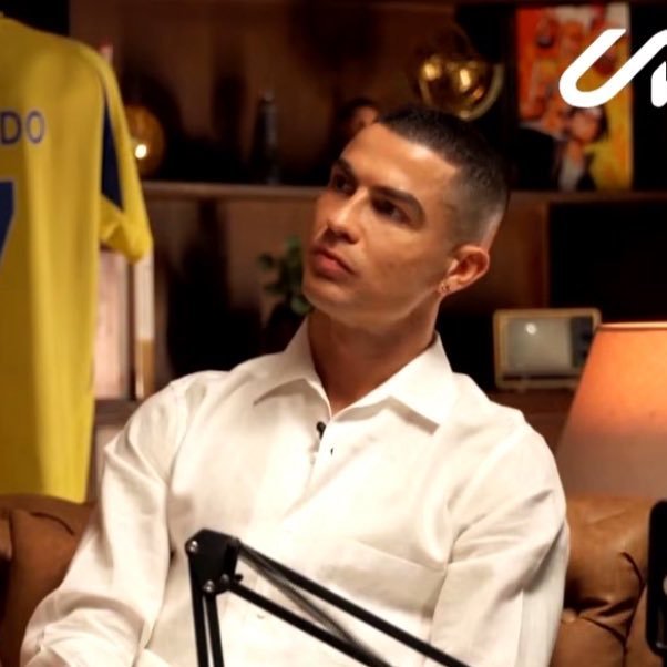 C罗：“这是真的。多年前我差点就加盟阿森纳了……但那都过去了。说实话，当我看到阿