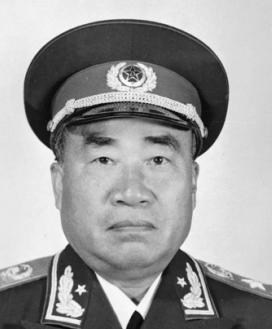 1953年，抗美援朝结束后，中央军委在杭州召开会议，毛主席率先开口：“该考虑台湾
