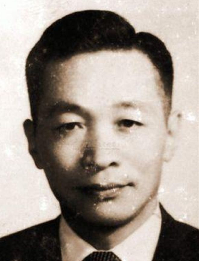 1938年，毛主席的贴身秘书沈之岳，给毛主席递了一支香烟，可毛主席却感觉不对劲，