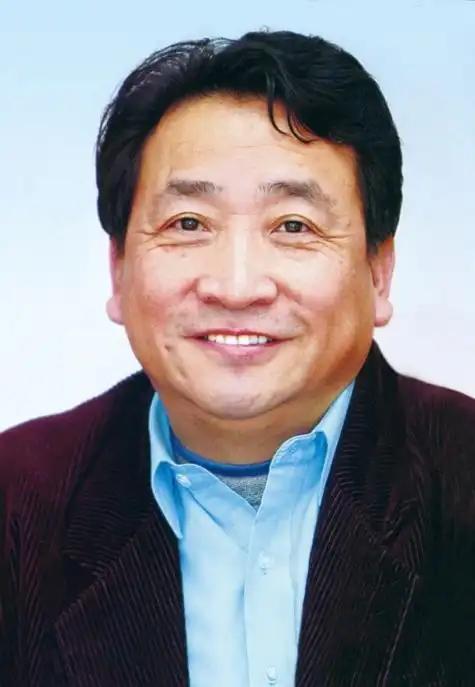 关于姜昆在美国唱红歌的事情，刘惠说，人家又没偷又没抢的，在哪里有什么关系。这