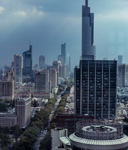有一所大学既不是985也不是211，但华为一年从这儿招走将近300人，三大运营商