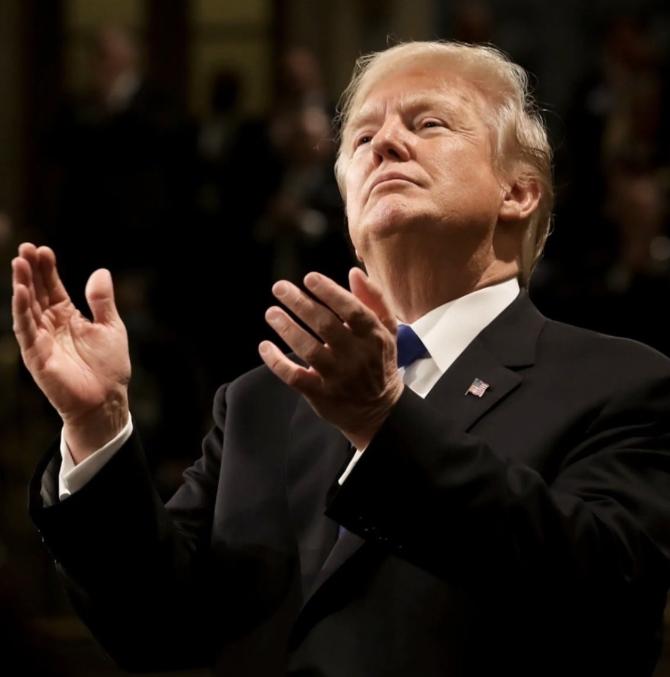 世界上最强大的国家，如果变成恶霸，谁也拿他没办法。特朗普看似准备宣布胜利了，他与