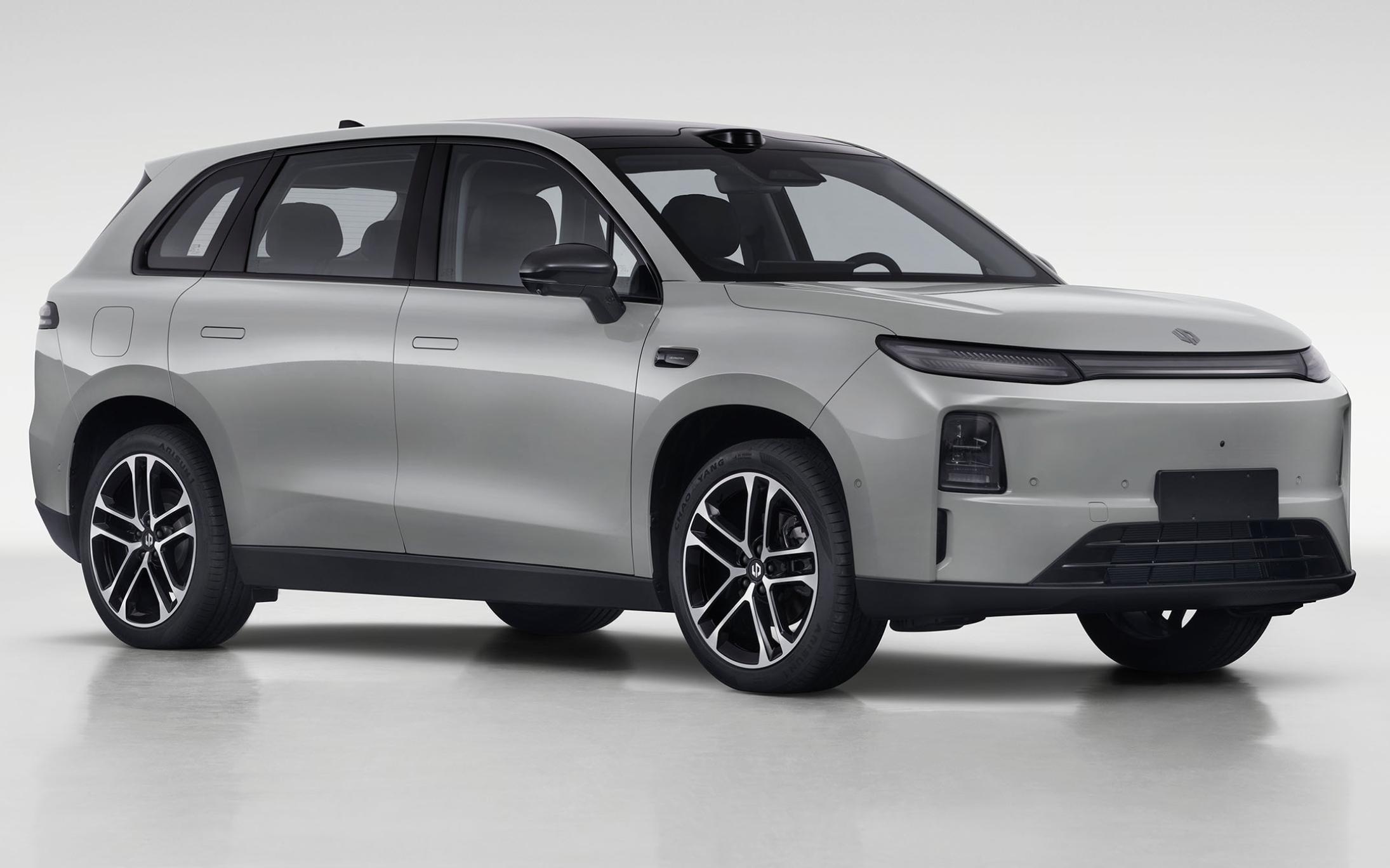 零跑C10零跑C10定位中型家用SUV，外观简约大气，车身线条舒展。搭载全域80