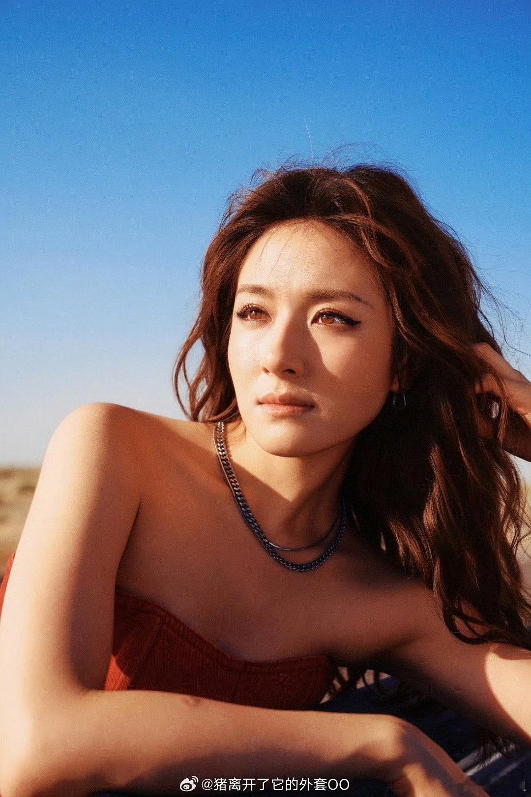 李兰迪生日大片，公路文女主适配度百分之百！！祝美女生日快乐，平安顺利！！[打ca