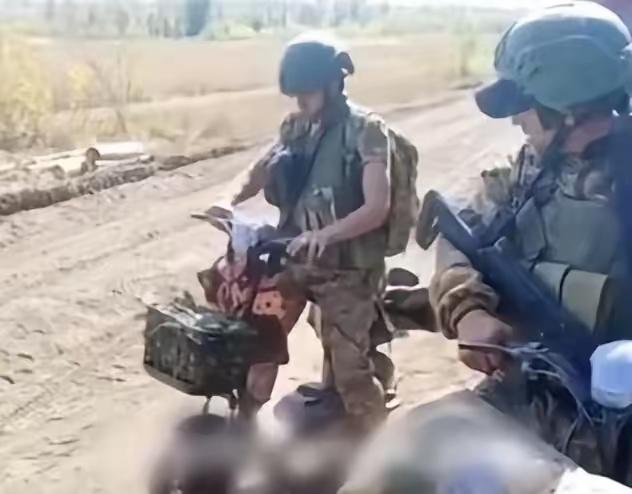 说起来还挺搞笑的！打了四年的俄乌战争，最终发现，真正管用的三件武器，居然都是中国