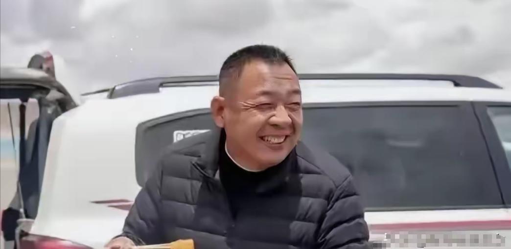 3月8日这颗雷，炸得资本圈鸦雀无声，于东来大手一挥，40亿资产说分就分。最让我心