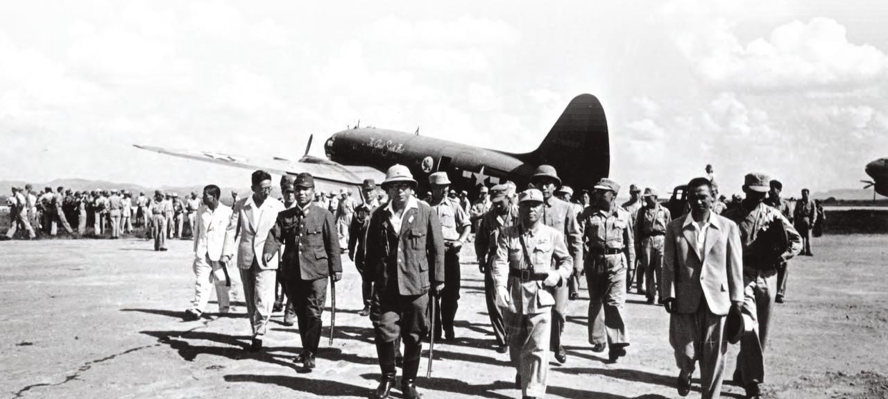 1945年8月21日湖南芷江机场，由日军中国派遣军总司令冈村宁次派遣的洽降使节今