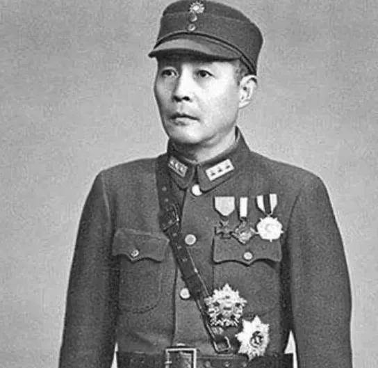 1938年国军上将钱大钧，黑着脸走进军统湖北站，当着众特务的面，一枪打死了副站长