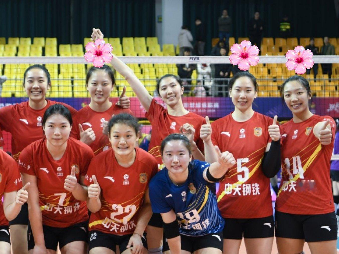 刚刚回看江苏女排的比赛，周页彤现在打接应是接一轮一传？（她在一号位的那一轮）20