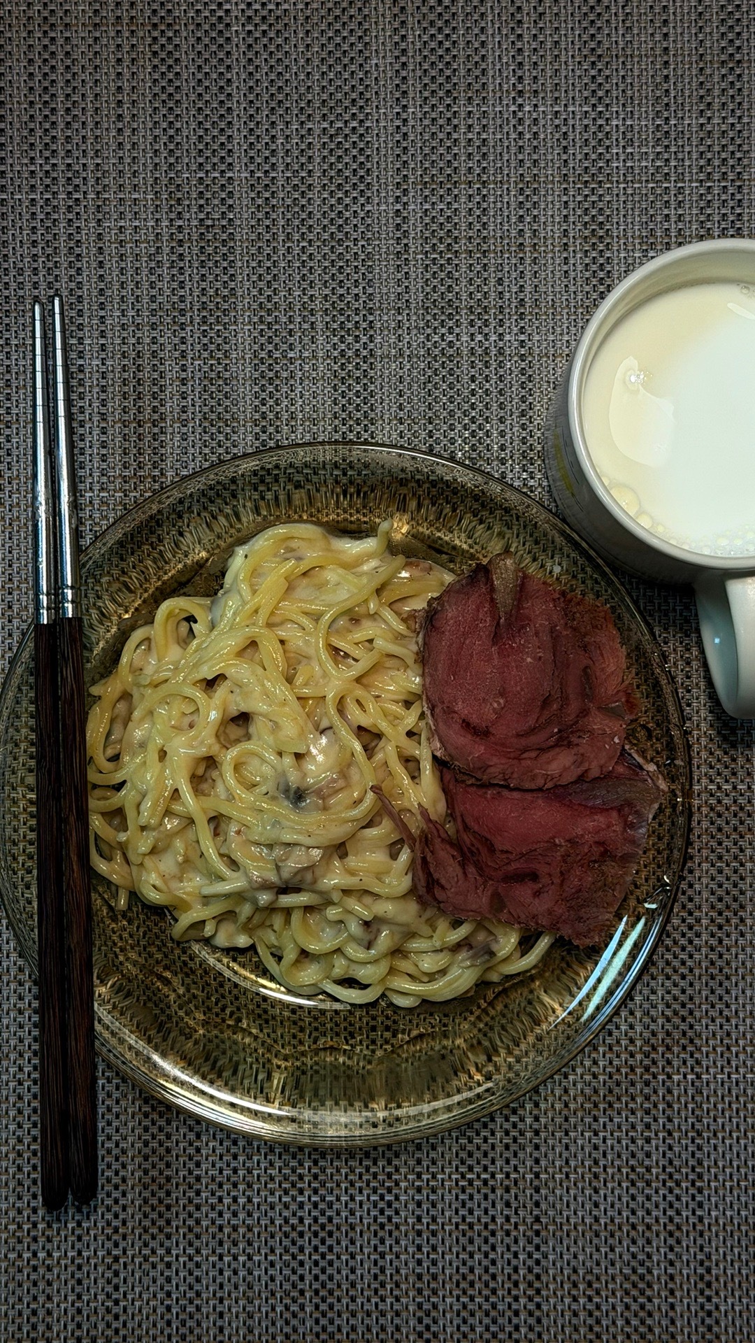 都吃了吗？早餐意面牛奶！