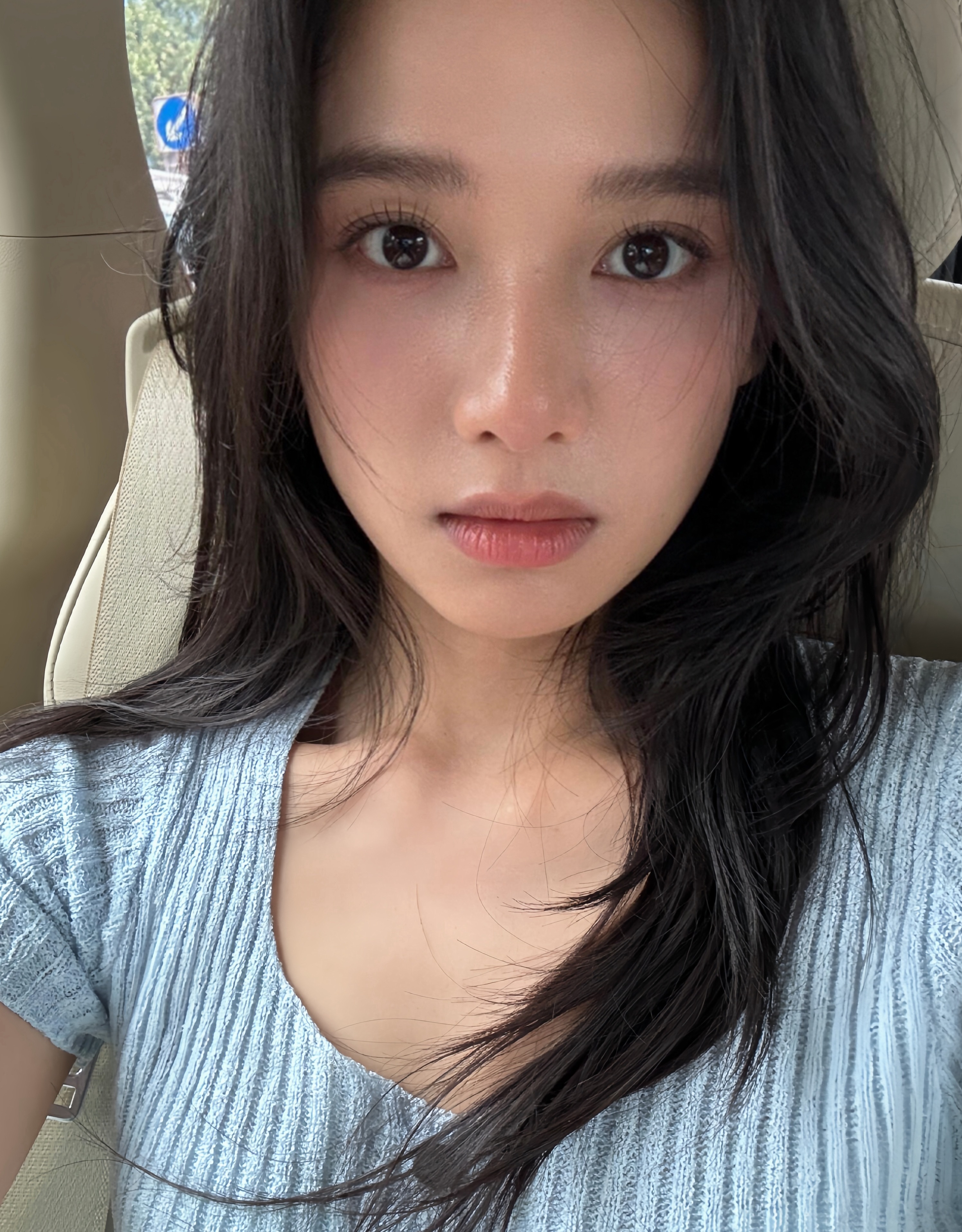 张婧仪👸自拍|怼脸拍没有技巧全靠颜值🤳