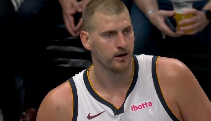 掘金输球，吃相真的太难看了！！！掘金有裁判的加持都赢不了？？？客场罕见17分