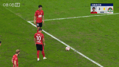 中超争冠战比赛安排很有意思,海港率先开球,结果3:0完胜占得先机。随后开赛的成都