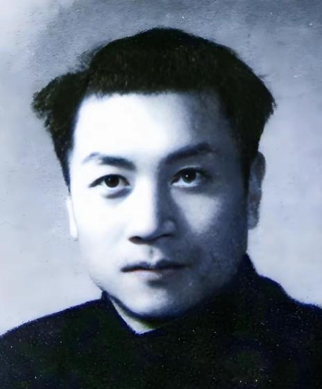 1944年地下党员任远不幸被捕，他被捕后，装疯卖傻，企图蒙混过关。不料狱中撞见