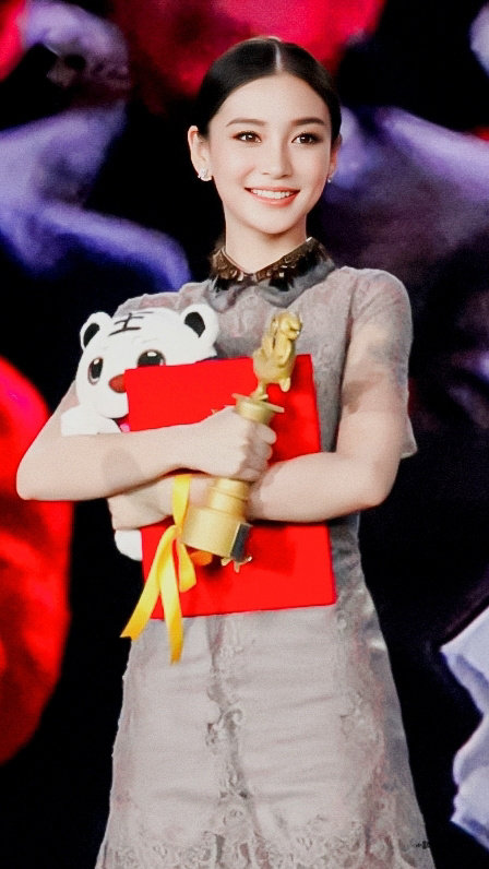 🍒angelababy｜大学生电影节红毯照ʢ>🐽