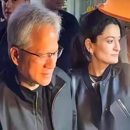 黄仁勋妻子基因强大，看他们的儿子，彻底改变基因和中国人不沾边最近网上有人聊起黄