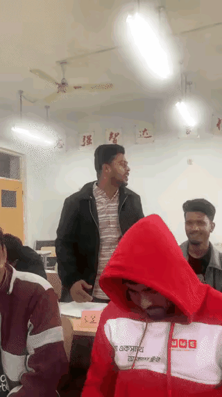 山东某大学的印度留学生，在课堂上唱歌、玩手机，他们到底是来上课，还是来开Part