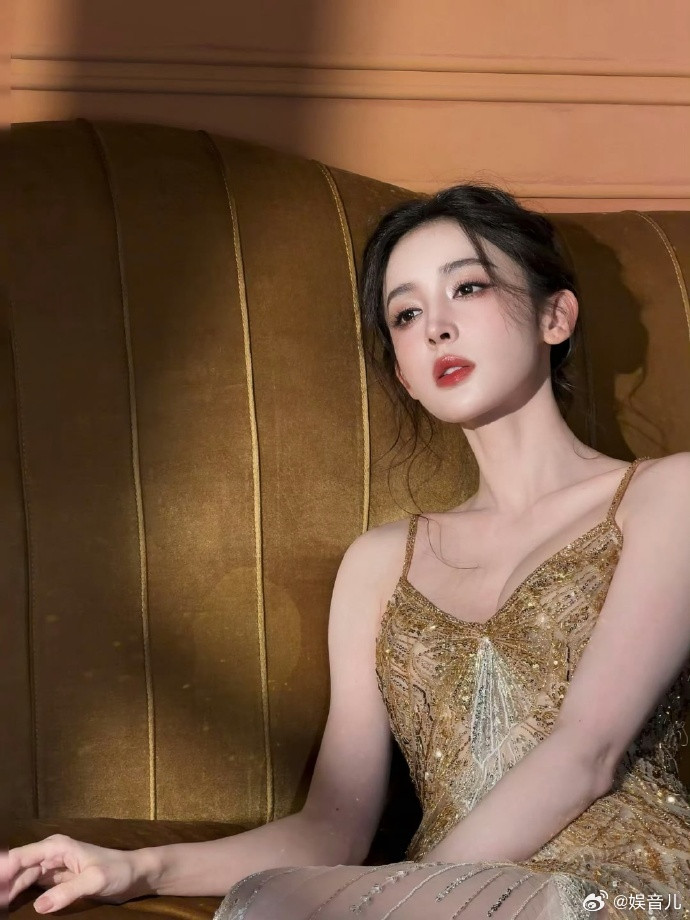 娜扎live的神娜扎的美貌真的是不允许任何人get不到！这原图直出的状态，简
